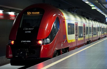 Поїзд в аеропорт Шопен у Варшаві
