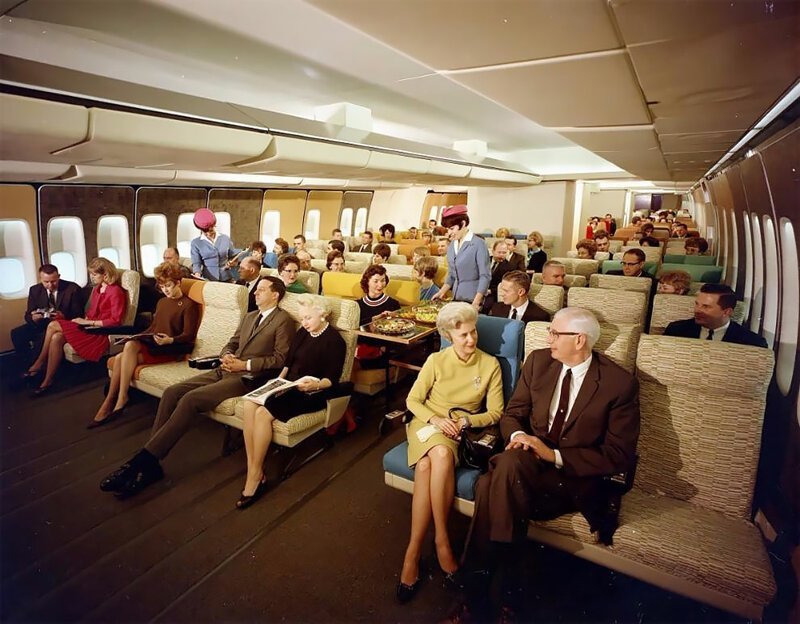 Широкі крісла у самольотах  Pan American World Airways