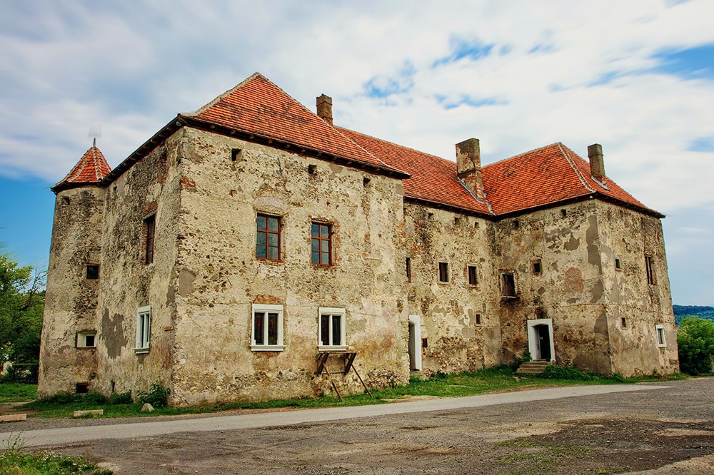 ЧИНАДІЇВСЬКИЙ ЗАМОК СЕНТ-МІКЛОШ