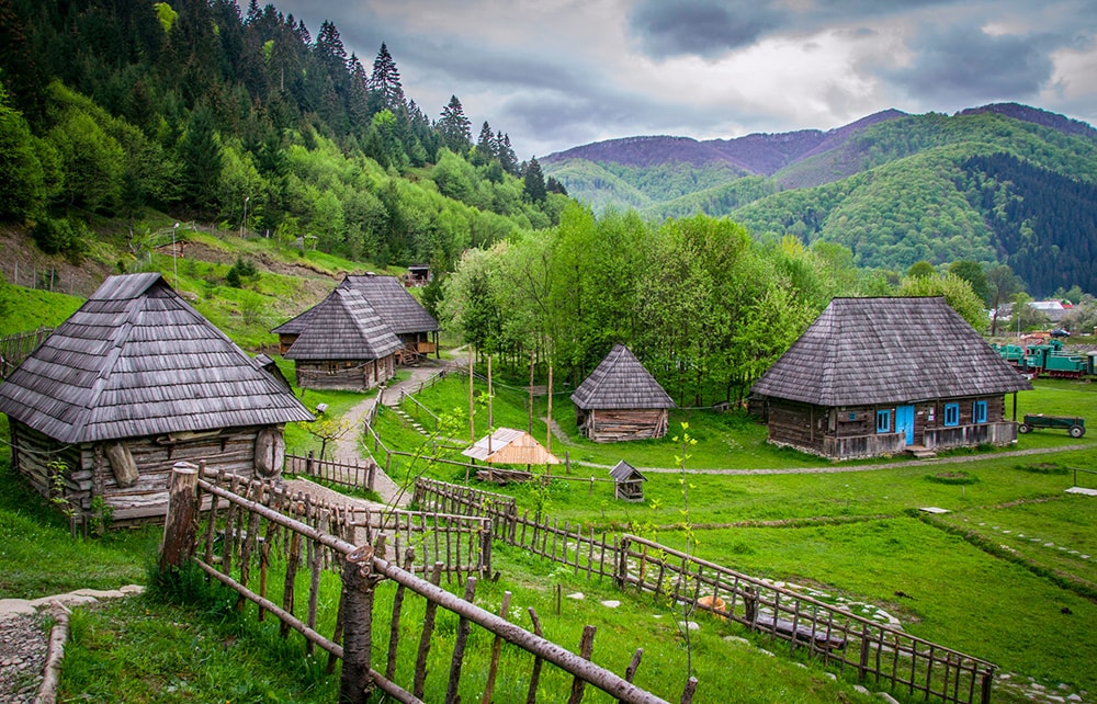 СЕЛО ДЕСЯТИ МУЗЕЇВ КОЛОЧАВА